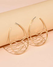 Load image into Gallery viewer, Hollow Hoop Earrings
