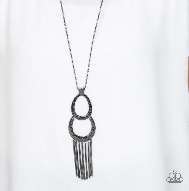 Reeling in Relic black Necklace